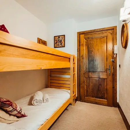 Studio With Balcony And Views Of The Golf Course And Surrounding Mountains Apartment *